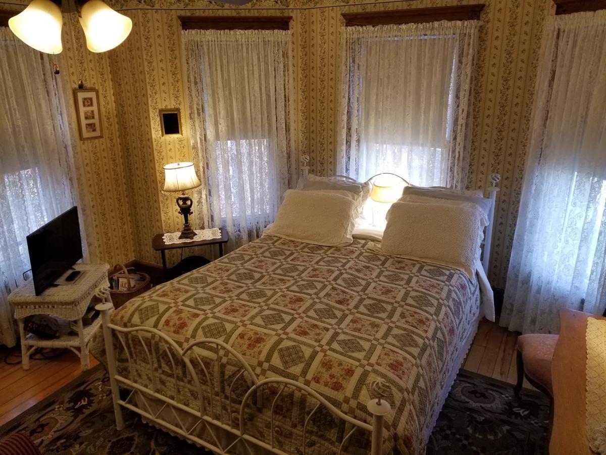 Rose & Thistle Bed & Breakfast Cooperstown Esterno foto
